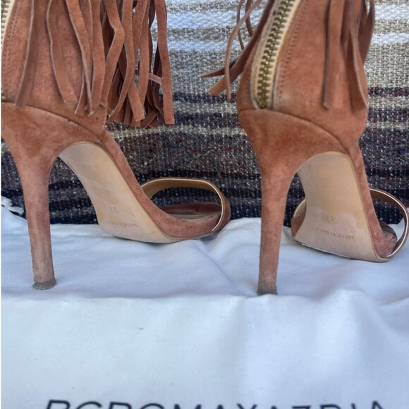 BCBG - tan suede heels fringe ankle - great condition with the dust bag and box - Picture 4 of 6